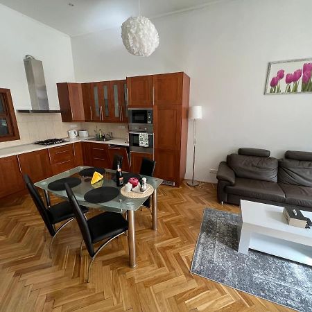 The Old Town'S Apartment Praha Bagian luar foto